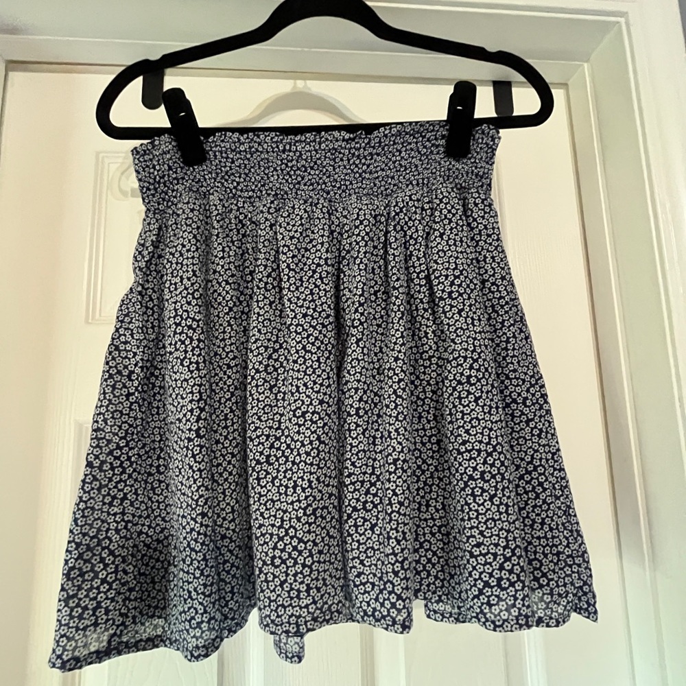 Old Navy Black and White Floral Skater Skirt
